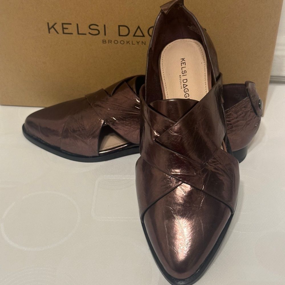 Women’s Kelsi Dagger Brooklyn leather classic flat size 6 new in box